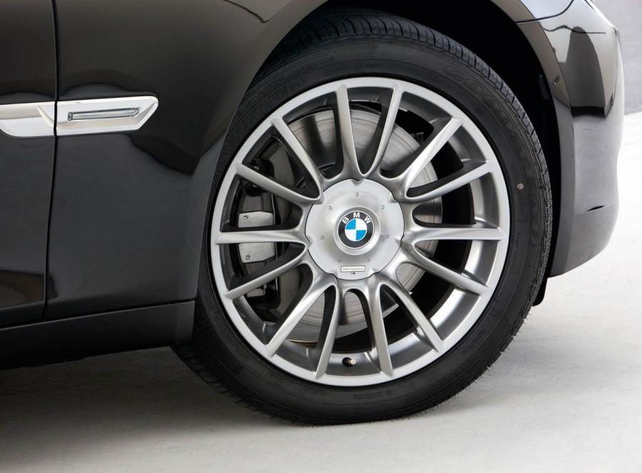  BMW 7-Series 2009 года  (фото 160 из 167)